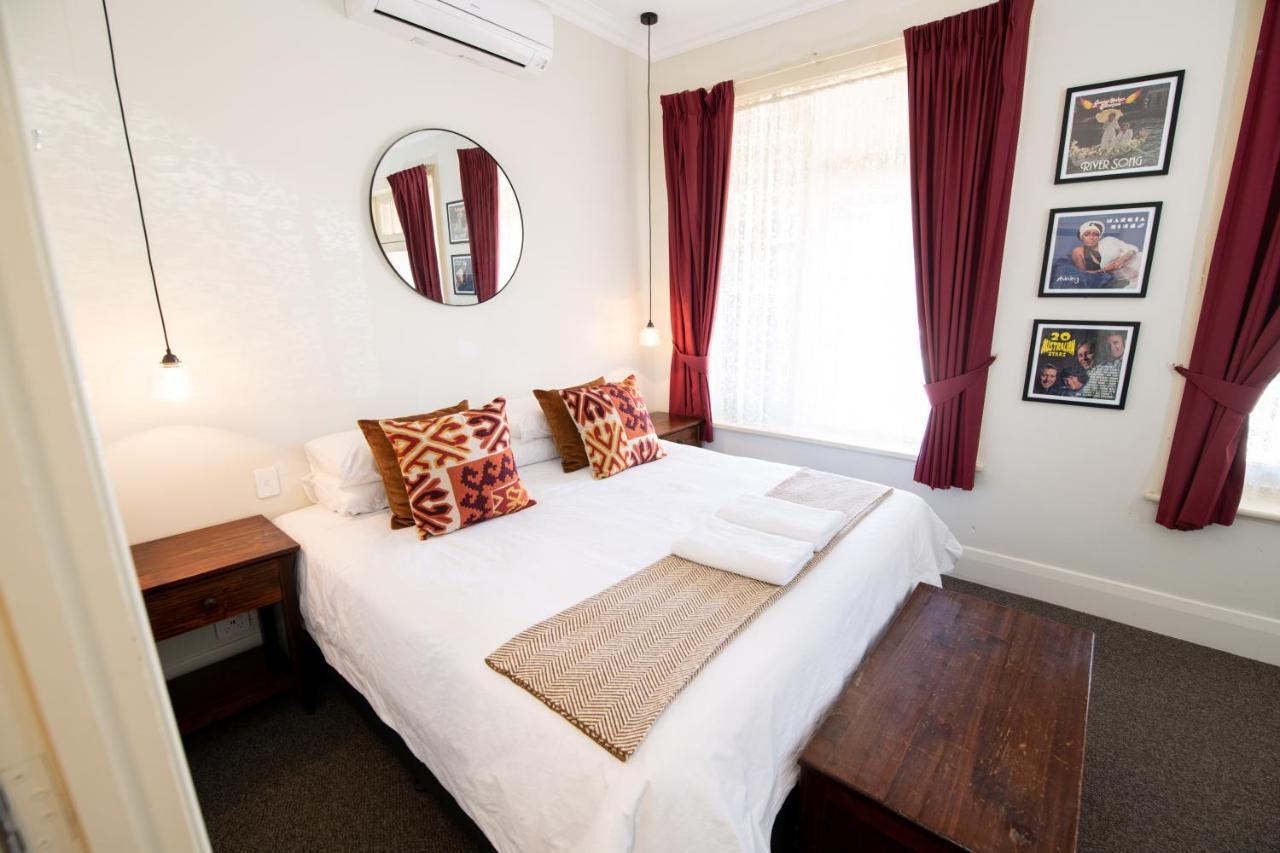 Bentley'S Hotel Clare Buitenkant foto