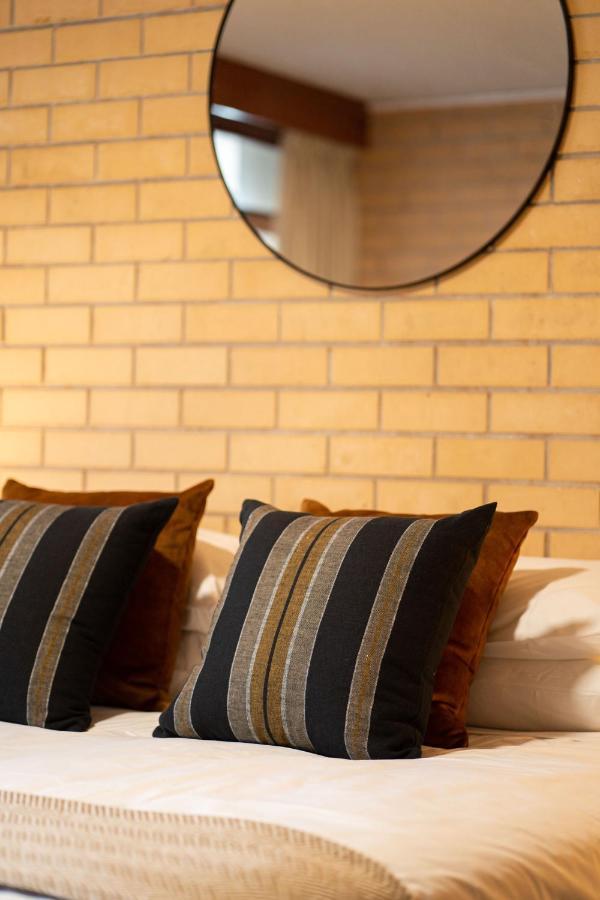 Bentley'S Hotel Clare Buitenkant foto